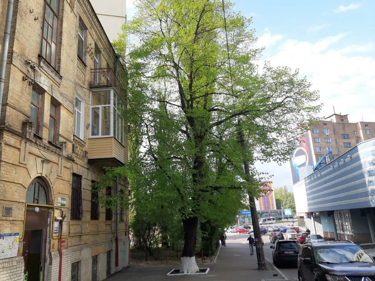 1 Stop From Railway Station Kyiv Exterior foto